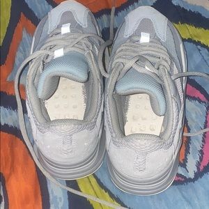 Adidas Yeezys 700 Boost